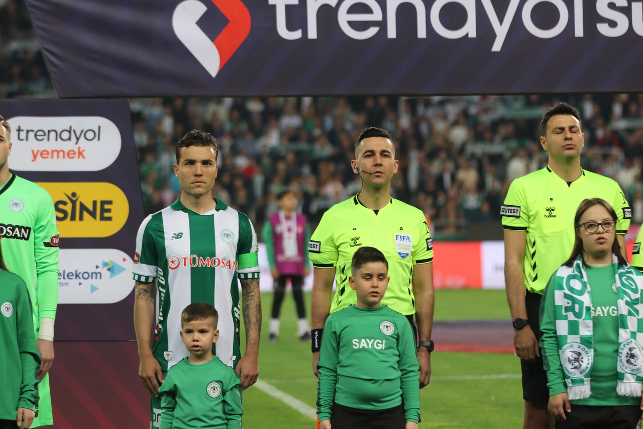 Konyaspor'a verilen kırmızı kartlar doğru mu? Eski hakemlerden Ali Şansalan yorumu