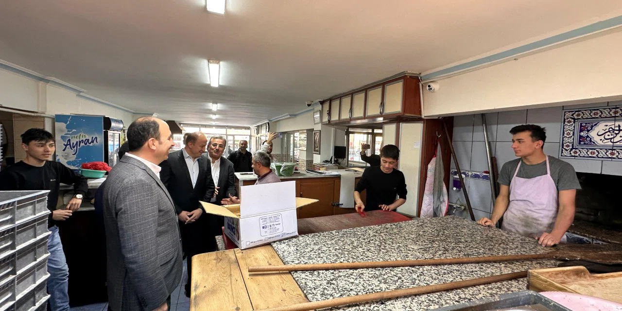 Başkan Altay, ilçelerde Ramazan coşkusuna ortak oldu