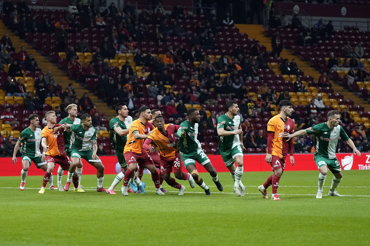 Konyaspor'un final hedefini yapay zeka yorumladı. Anadolu Kartalı'nın Galatasaray'ı eleme ihtimali yüzde kaç?