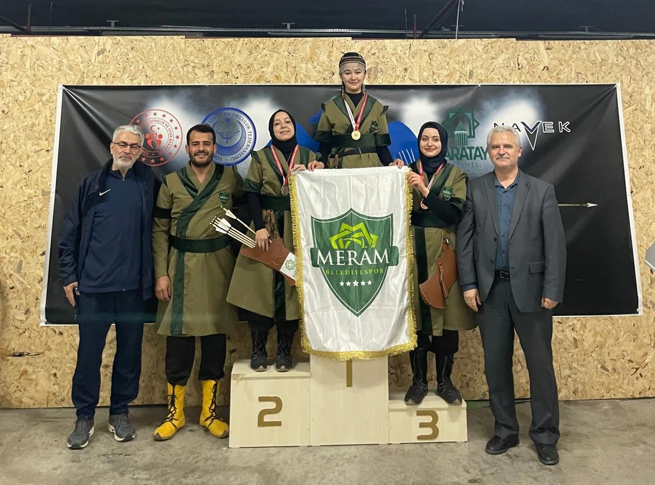 Meramlı kadın okçulardan tarihi zirve