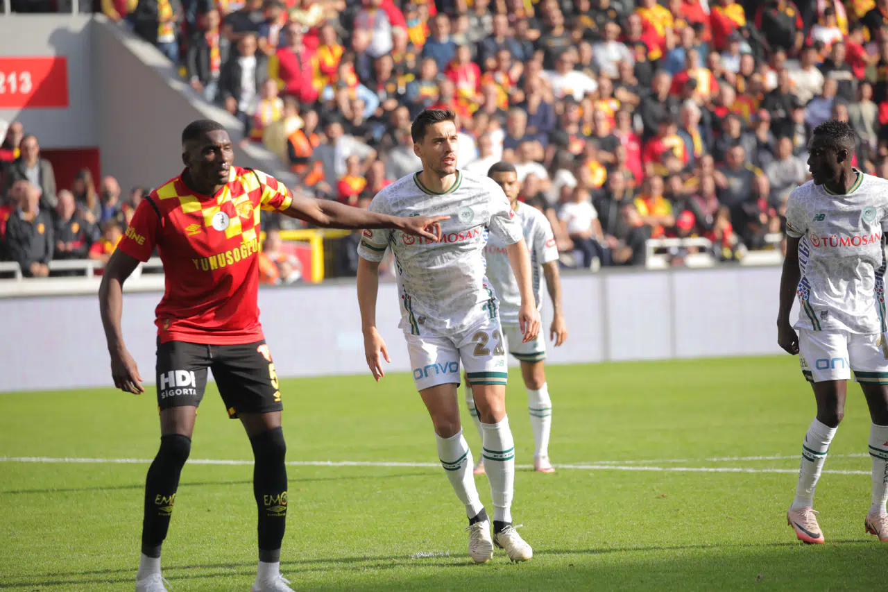 Göz-Göz'de kale düştü. Konyaspor maçı öncesi rakipte savunma S.O.S veriyor