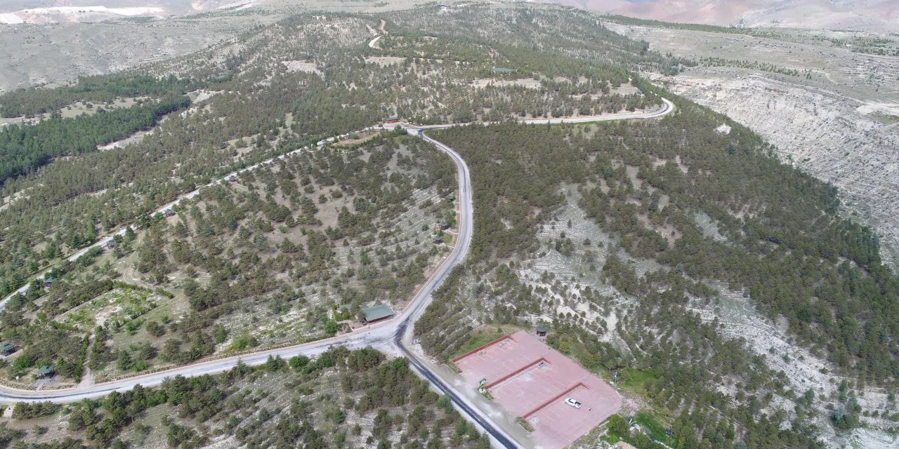 Konya'da mangalcılar bu tepeye akın ediyor. Gümüştepe manzara keyfi yaşatıyor