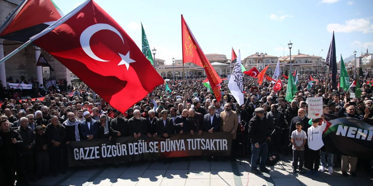 Konya, Gazze için ayağa kalktı. "Gazze Ölüyor, Ayağa Kalk"