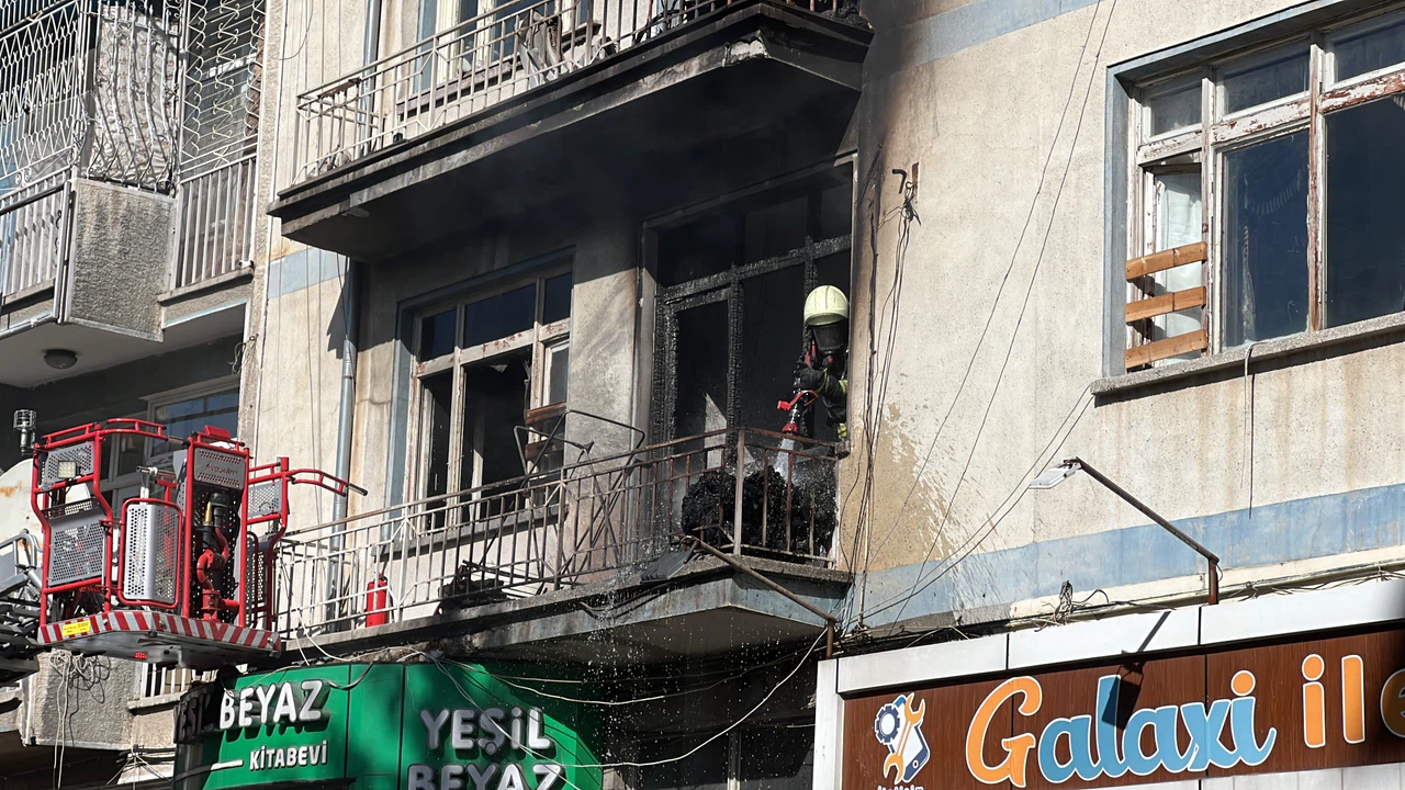 Konya'da iki çocuğun acı ölümü. Yanan ev mezarları oldu
