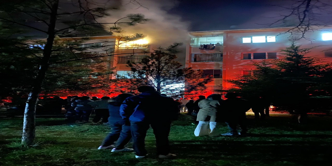 Konya'da faciaya ramak kaldı; yangın evi sardı