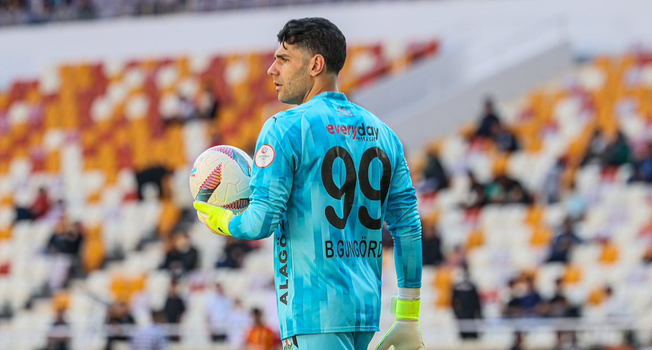 Konyaspor’un kalecisi 1.lig tarihine geçti!