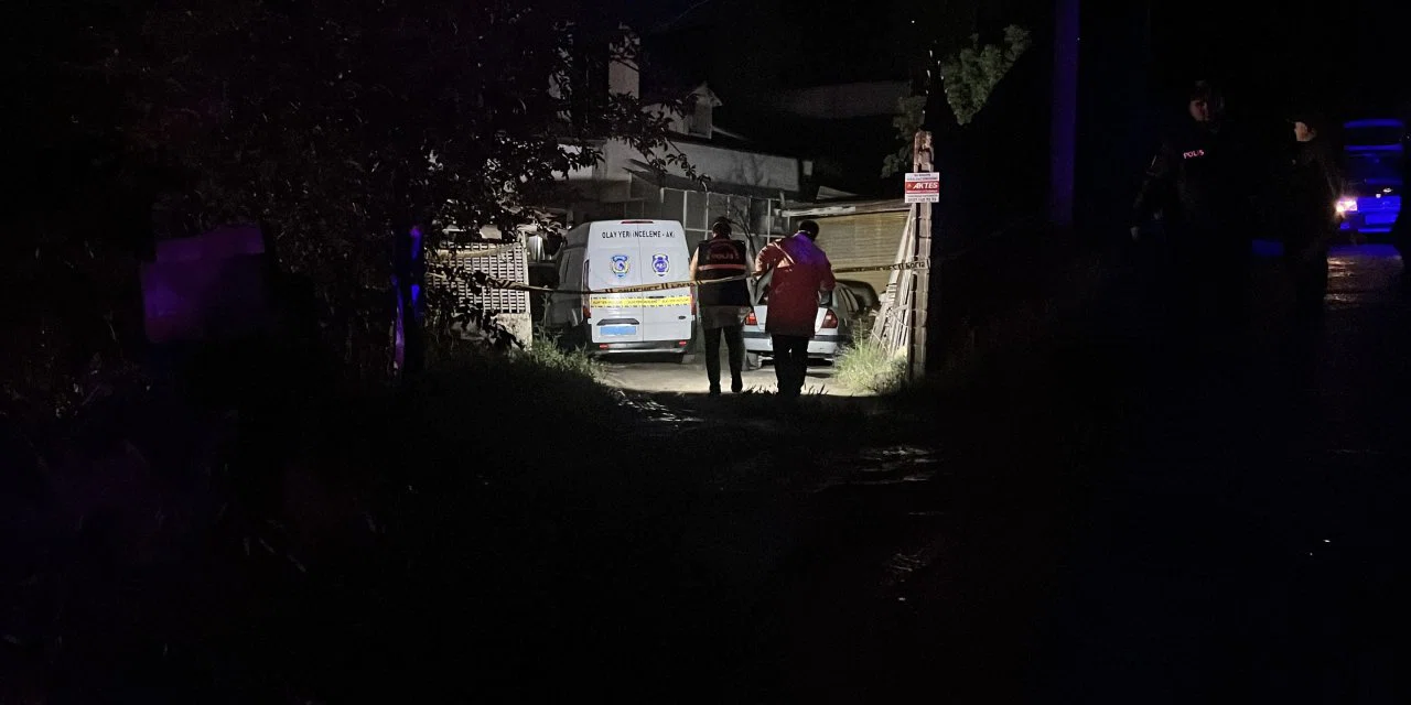 Konya'da tek katlı müstakil bir evde yangın faciası yaşandı; yaşlı karı koca hayatını kaybetti