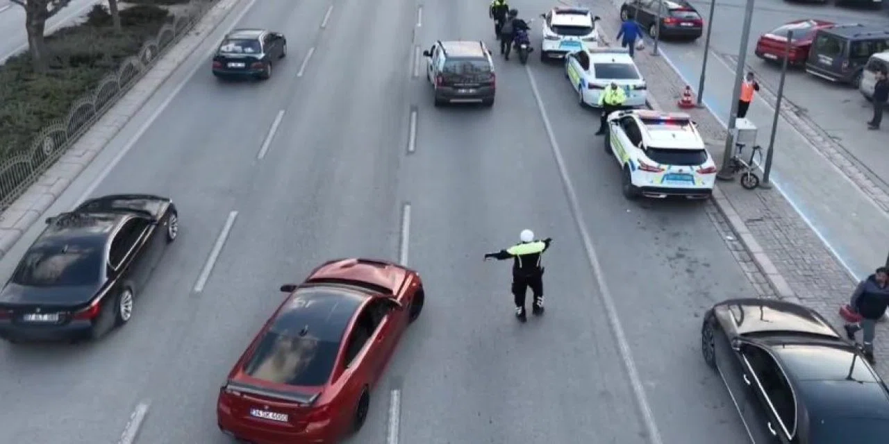 ‘Radarterörü’ ve ‘Droneceza’: Sürücü yola değil cezaya odaklandı