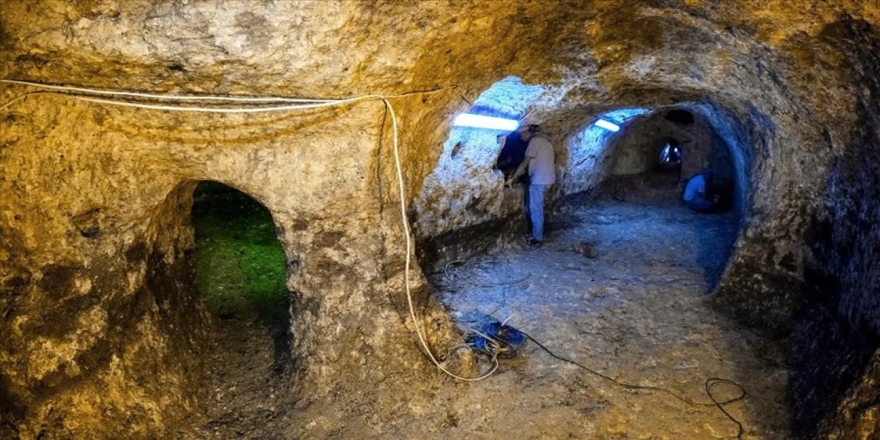 Konya'nın yeraltı gizemini koruyor. Tüneller Akdeniz'e kadar uzanıyor