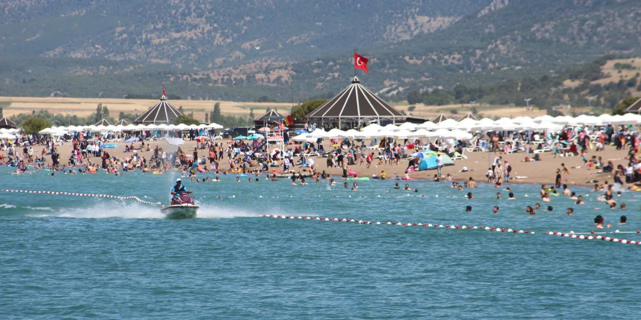 Konya'nın denizi yaza hazır: Karaburun plajı, yüzmek, su sporları ve kamping yapmak isteyenleri bekliyor