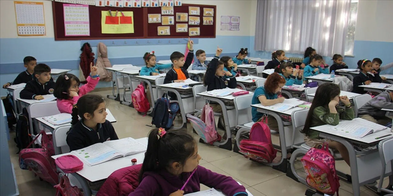 Okul formaları rant kapısı mı olacak? İşte ayrıntılar...