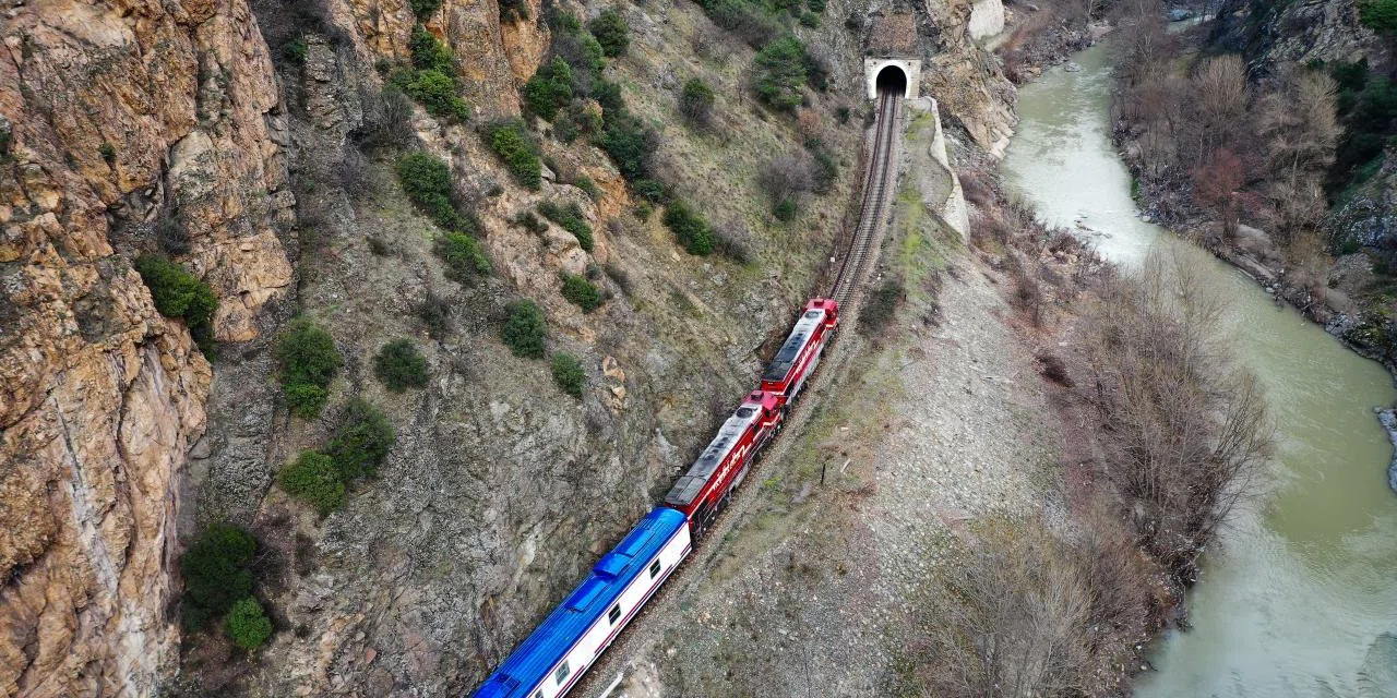 Ankara'dan Zonguldak'a uzanan yolculuk. Karaelmas Ekspresi'ne büyük talep var