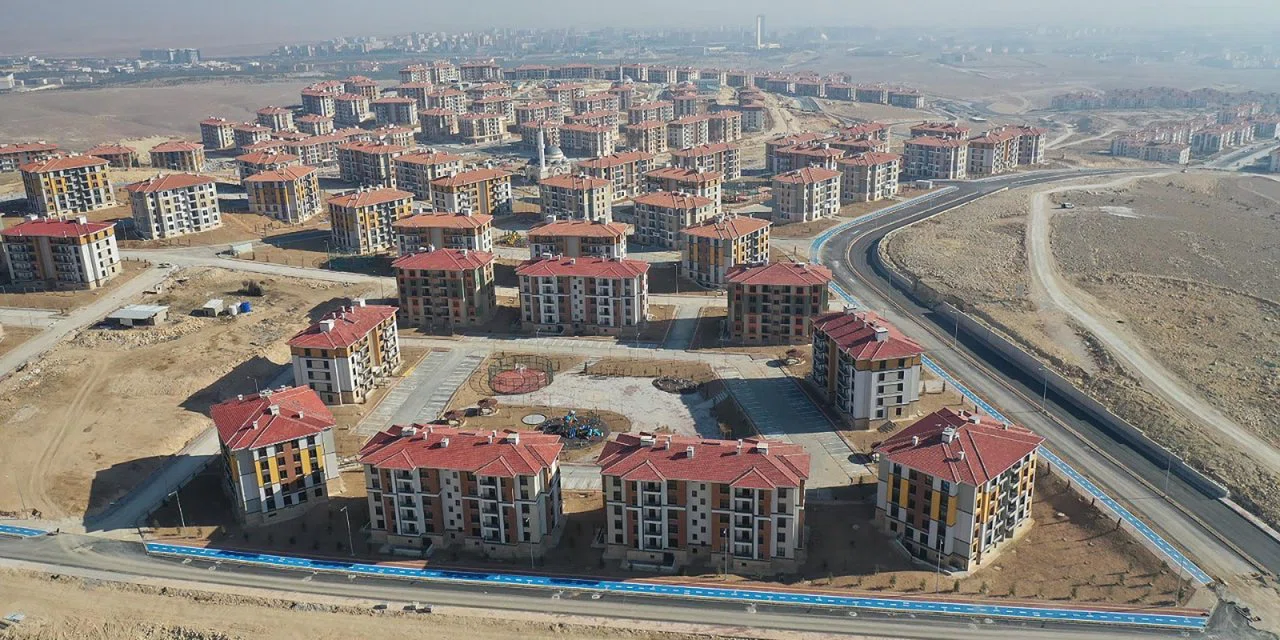 Konya'nın nüfusu hızla artmaya başladı. Konutlar peynir ekmek gibi satılıyor