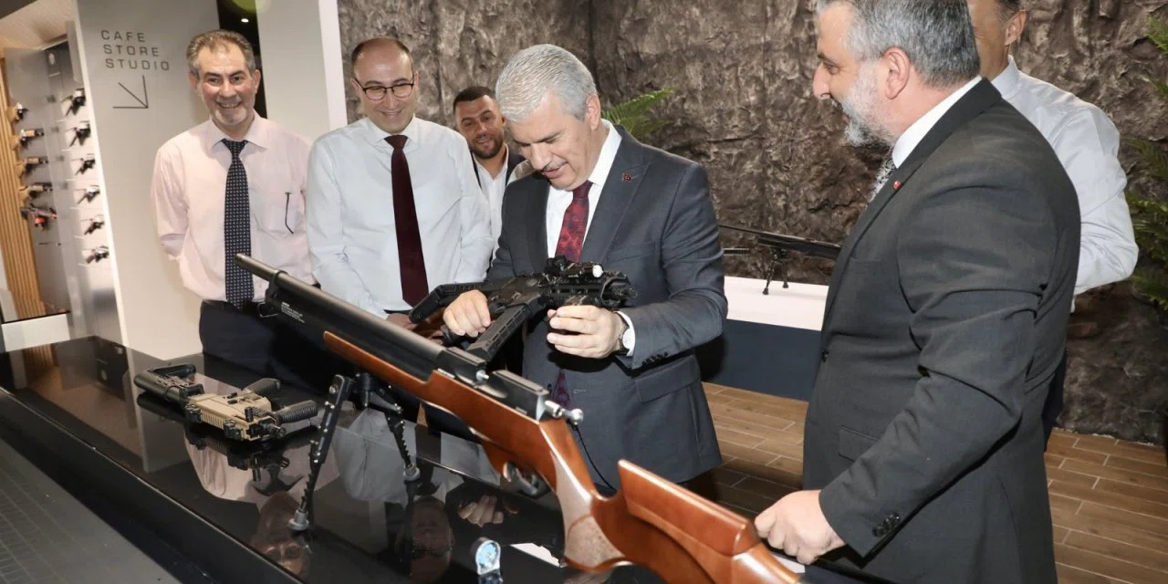 Vali Akın’dan savunma sanayi firmalarına ziyaret