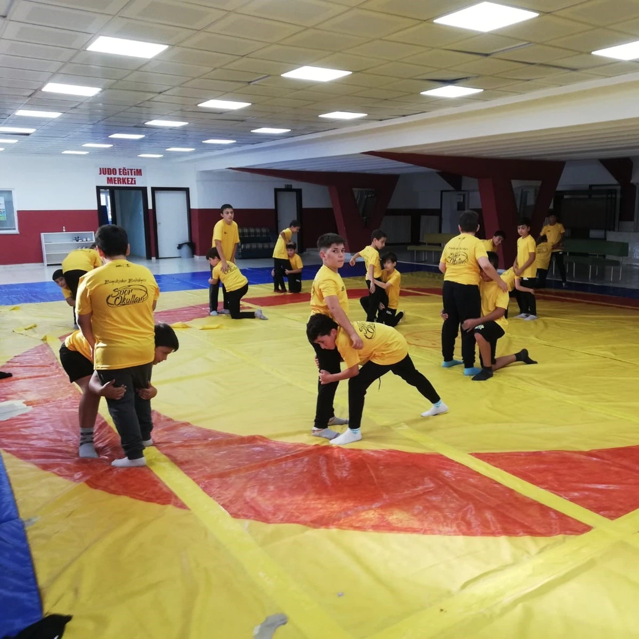 Başkan Altay’dan gençlere spor daveti