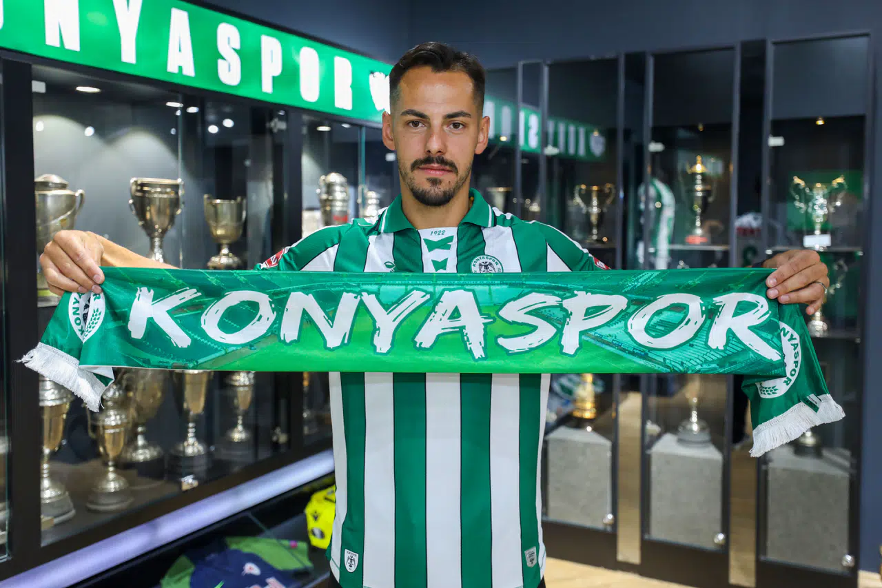 Konyaspor'da Yasir Subaşı ile imzalar atıldı