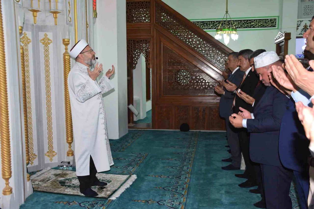 Camilerde kuraklık, afetler ve şehitler için dualar edilecek