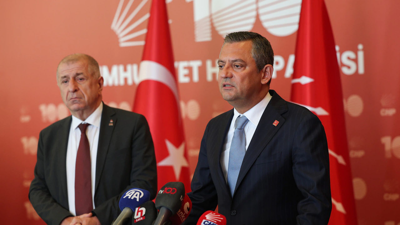 CHP Genel Başkanı Özel, Zafer Partisi Genel Başkanı Özdağ'la görüştü