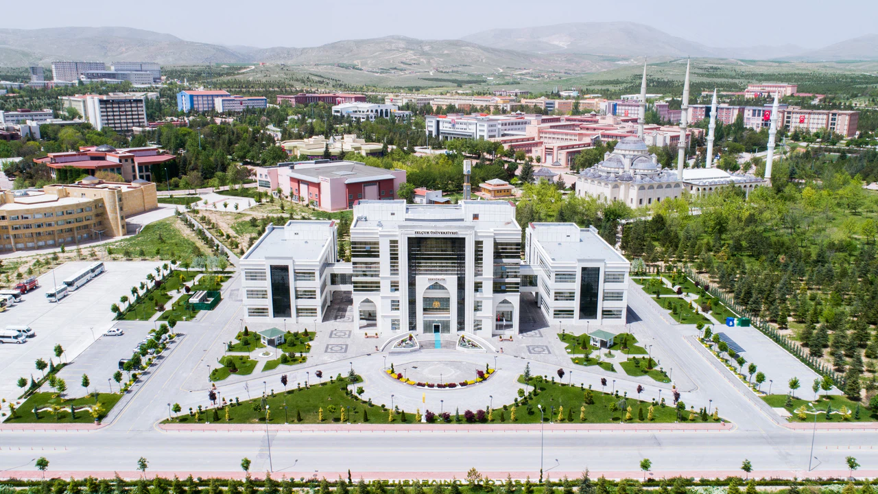 Selçuk Üniversitesi yeni döneme hazırlanıyor