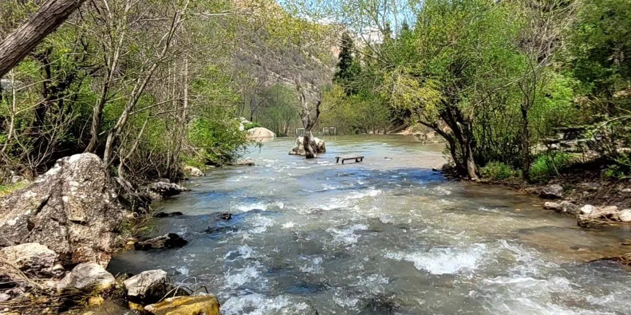 Konya’nın en çok ziyaret edilen şelalesi artık yavaş akıyor. Eskisi kadar serinletmiyor
