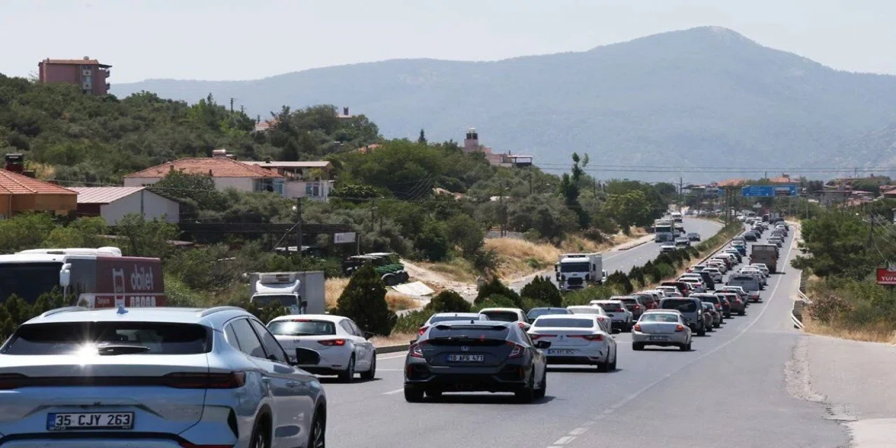 60 kilometrelik araç kuyruğu Aydın ile Muğla'yı birbirine bağladı
