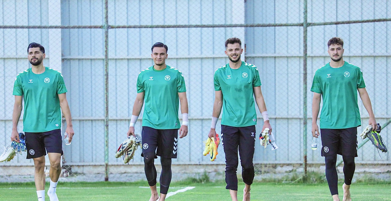 Konyaspor’da kaleciler güven veriyor. Kalecilere özel çalışma