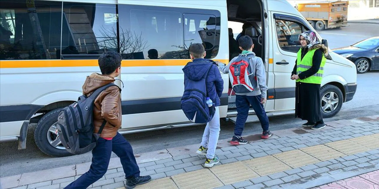 Okul servisleri ve toplu taşımada yeni dönem: Bugün başladı
