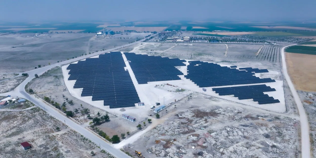 Konya'ya bir güneş tarlası daha yapıldı. Büyük proje enerji üretecek