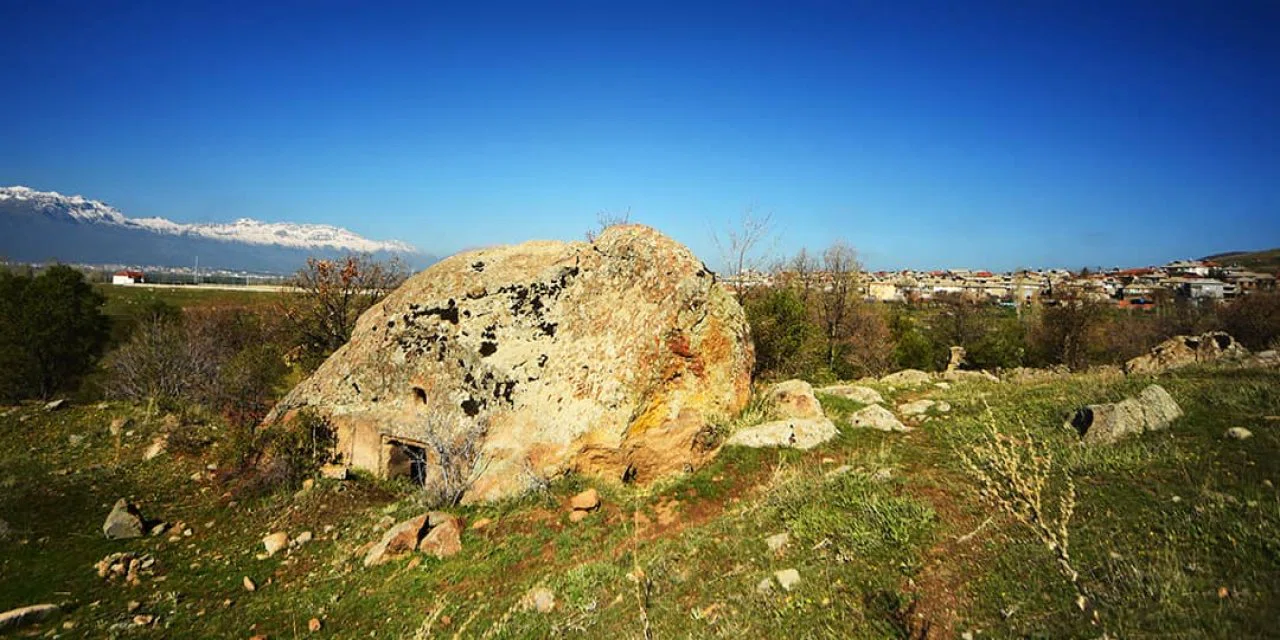 Bu mezar Konya'nın gizemli sırrını barındırıyor. Çıkan ses inanılmaz