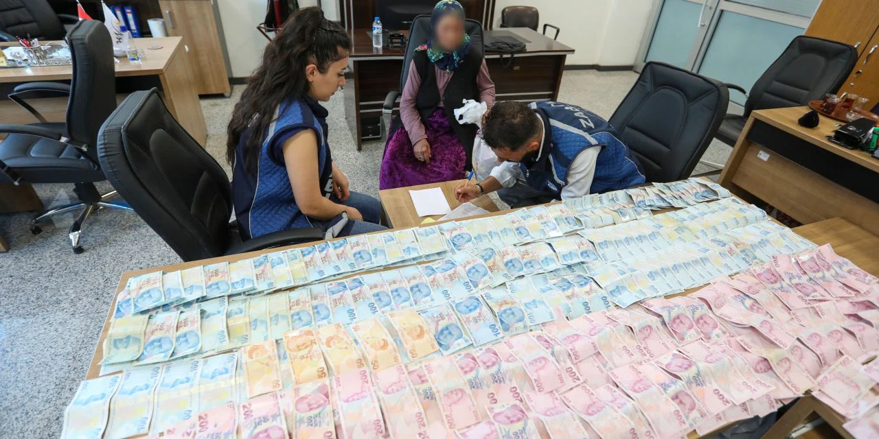Yardım değil, servet toplamış! Dilenciden çıkanlar herkesi şoke etti