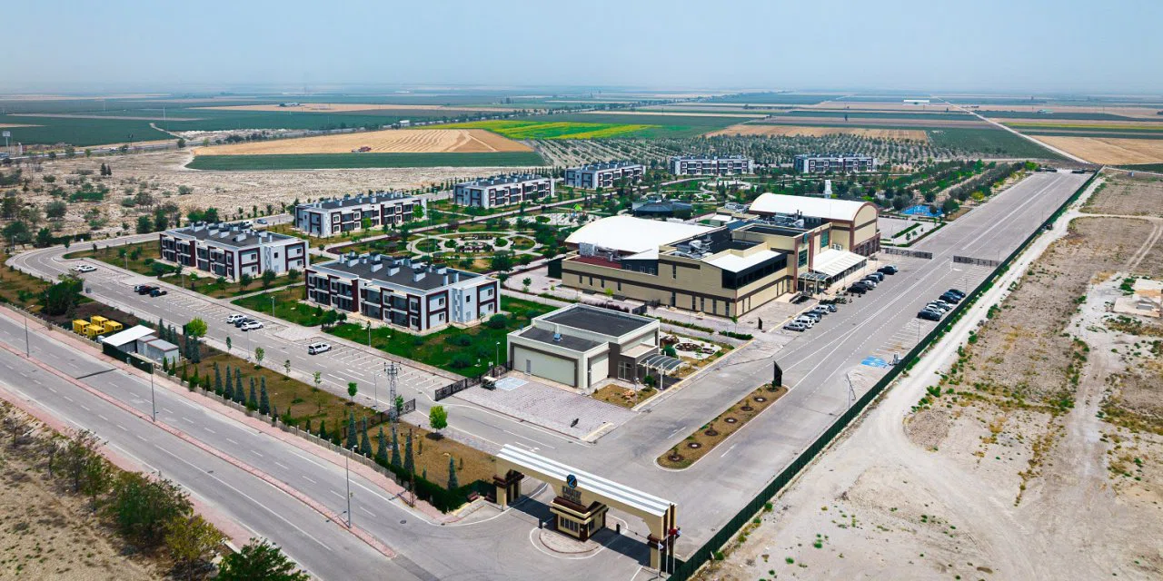 330 bin kişi Konya'nın sıcak sularına akın etti. Her tatilde gözde oluyor