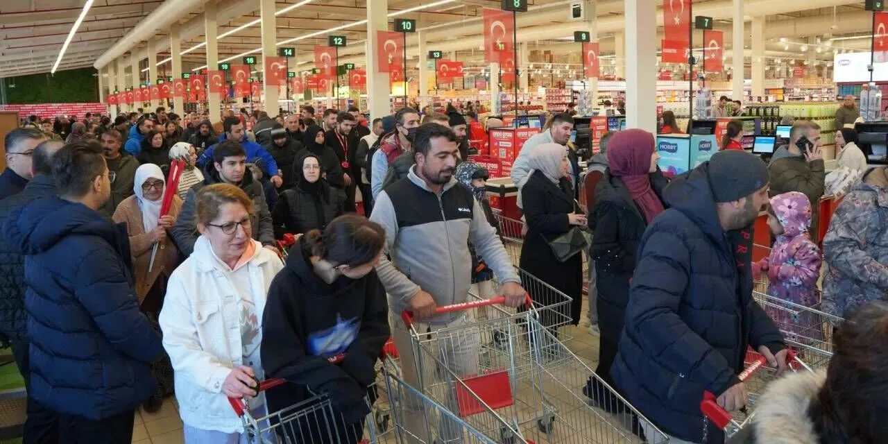 Tüketicinin yeni tercihi: Yakın olan değil ucuz, perakende değil toptan market