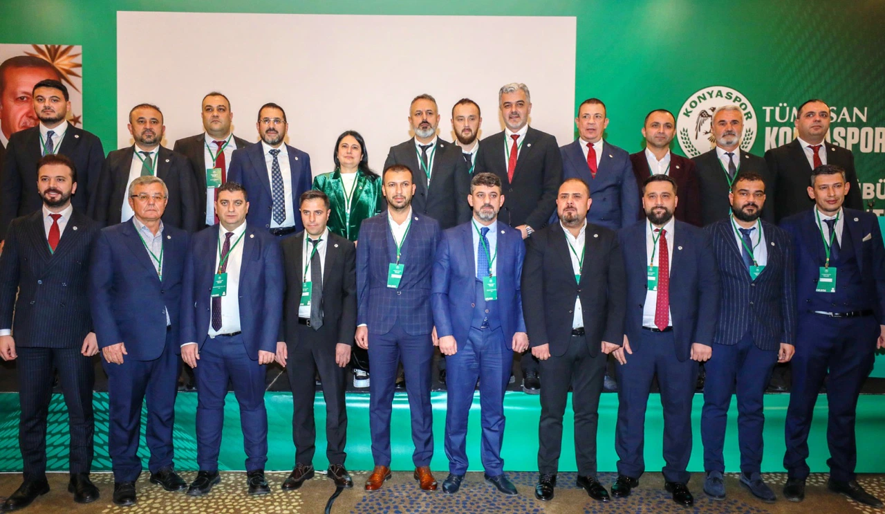 Konyaspor eski yönetimi yemekte buluştu
