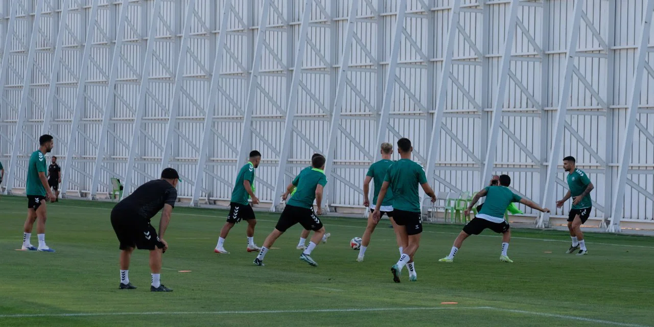 Konyaspor, lige iddialı hazırlanıyor: Eyüpspor maçı hazırlıklarında futbolcuların hırsı göz doldurdu