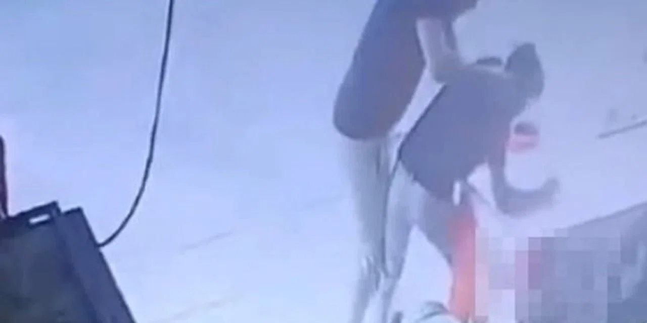 Bekçiden, 15 yaşındaki market çırağına dayak