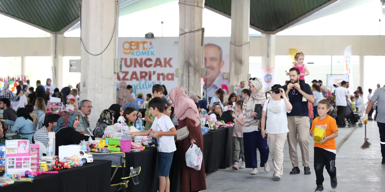 Konya'da ikinci el oyuncaklar kapış kapış satıldı
