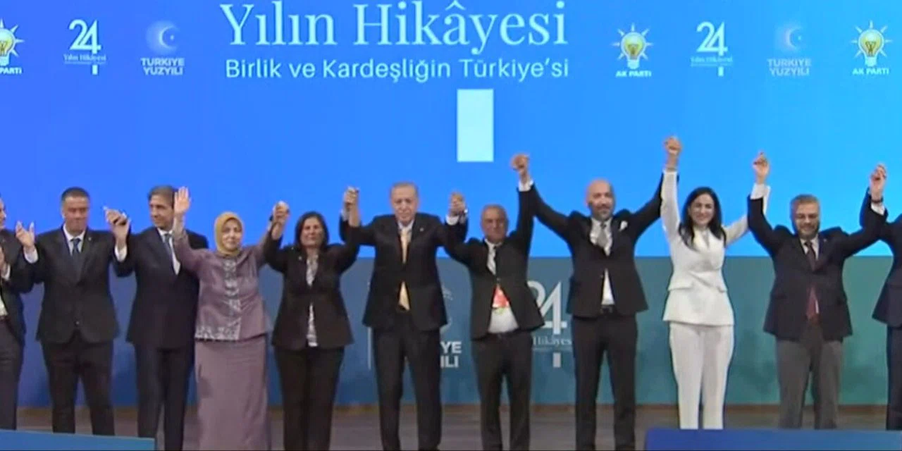 CHP'li Özlem Çerçioğlu resmen AK Parti'de