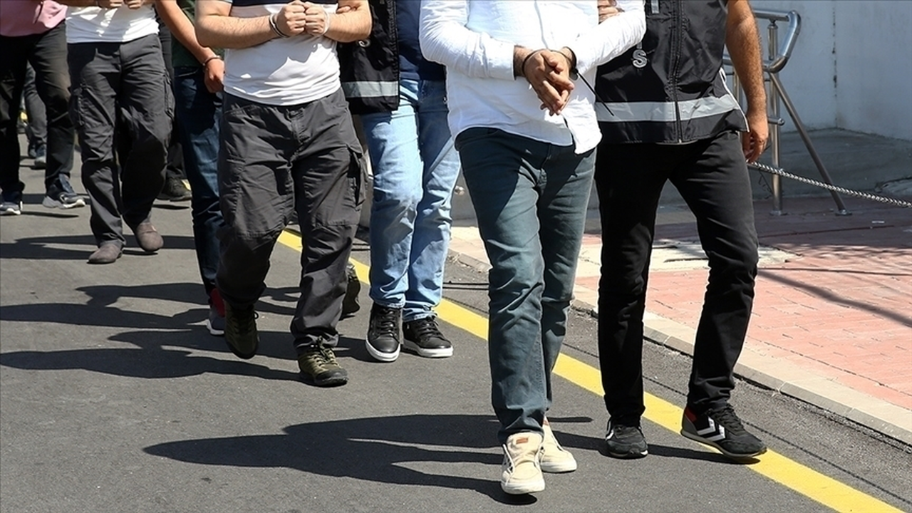 Yunanistan'a kaçmaya çalışan PKK ve FETÖ üyesi 4 kişi tutuklandı
