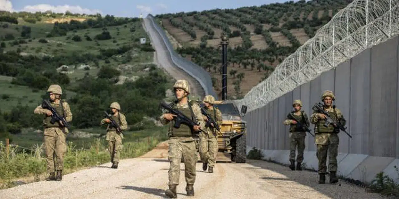 Hudut Kartalları 8 kişiyi yakaladı