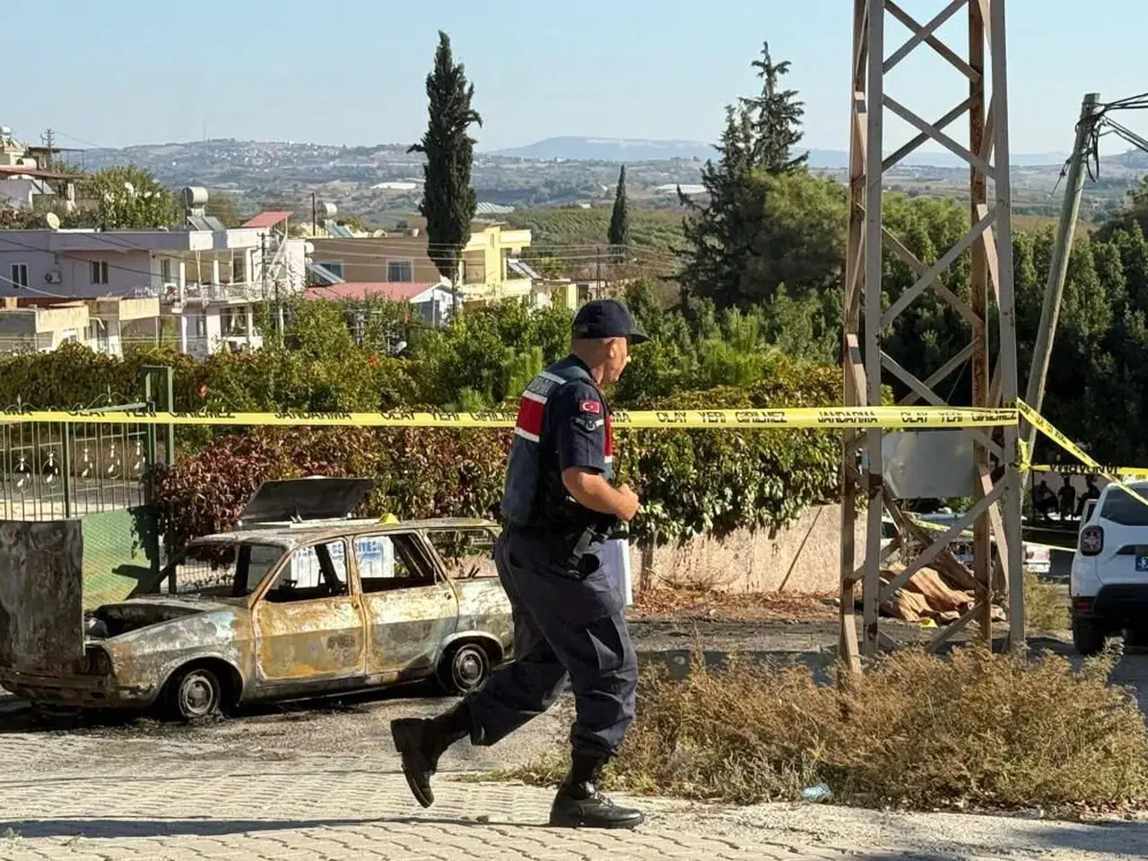 Dehşet: Av tüfeğiyle bir çocuğu öldürdü, kuzenini yaraladı otomobilini yakıp intihar etti