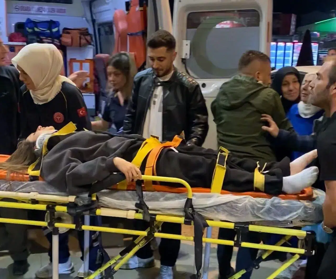 Bir Güllü vak'ası daha: Terasta çamaşır toplarken düşen Melisa, ağır yaralandı