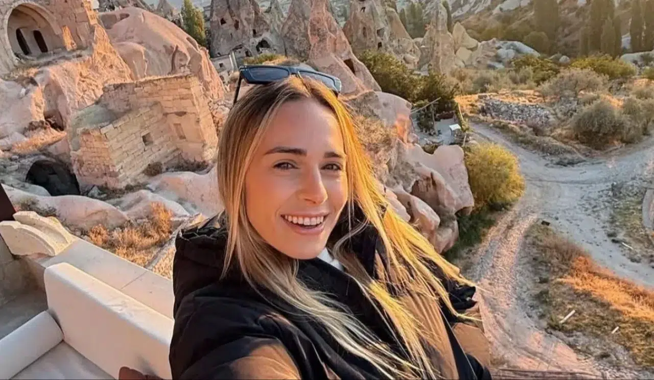 Survivor yıldızı umrede: Başörtülü fotoğrafını paylaştı