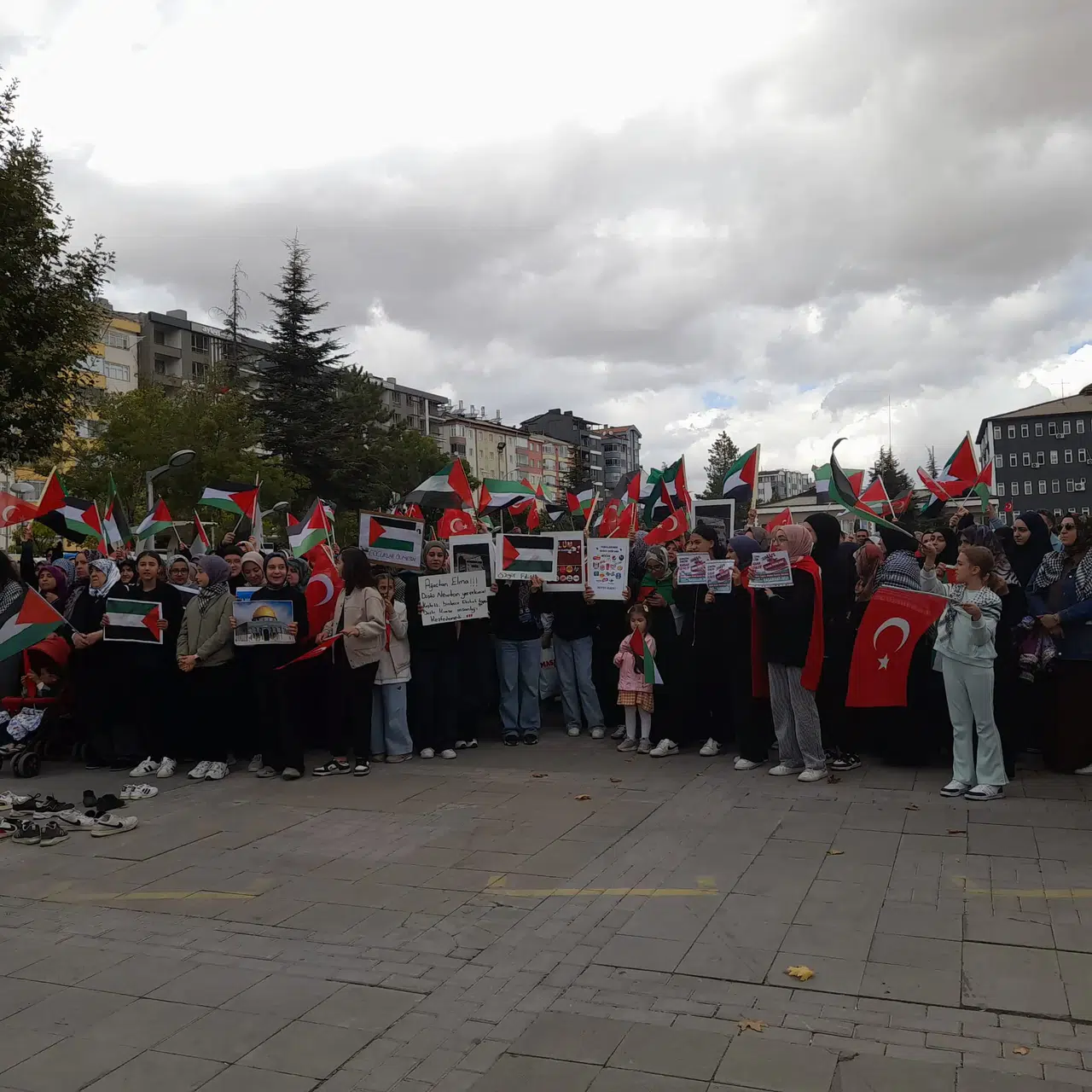 Konya'dan dünyaya anlamlı mesaj! Ölümden korkmayın Gazze'de çocuk işi