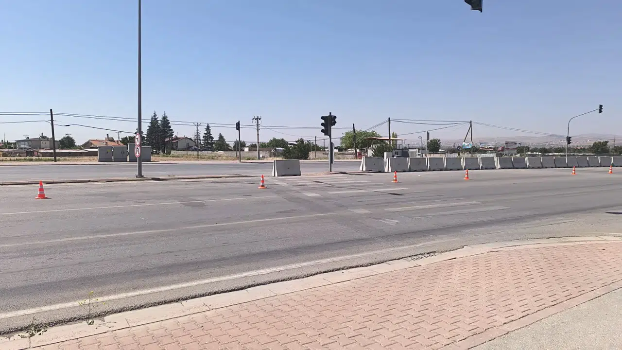 Konya'nın sabıkalı yolunda yine kaza! Ölü ve yaralı var