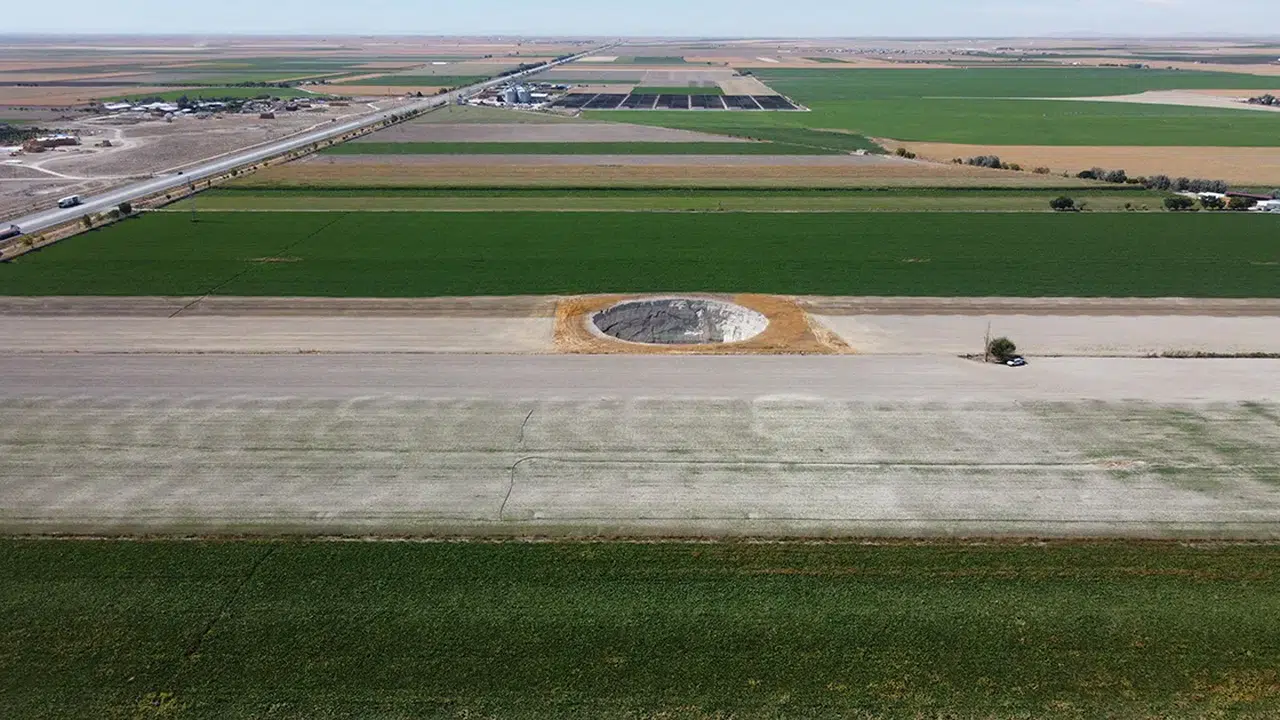 Konya'da korkutan manzara! Karapınar'da yine obruk oluştu