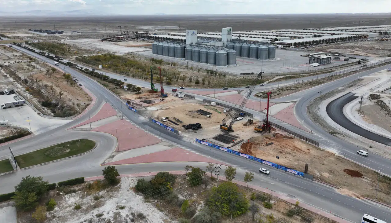 Konya'da tramvay hattı genişletiliyor. Tümosan Kavşağına neşter vuruldu
