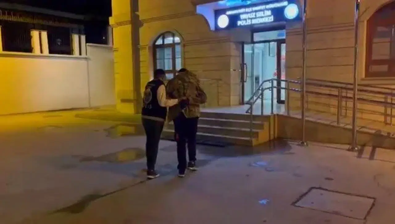 Genç kıza durakta sözlü taciz: Şüpheli anında yakalandı