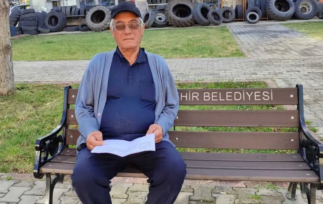 Konyalı vatandaş yaşadığını ispatlamaya çalışıyor
