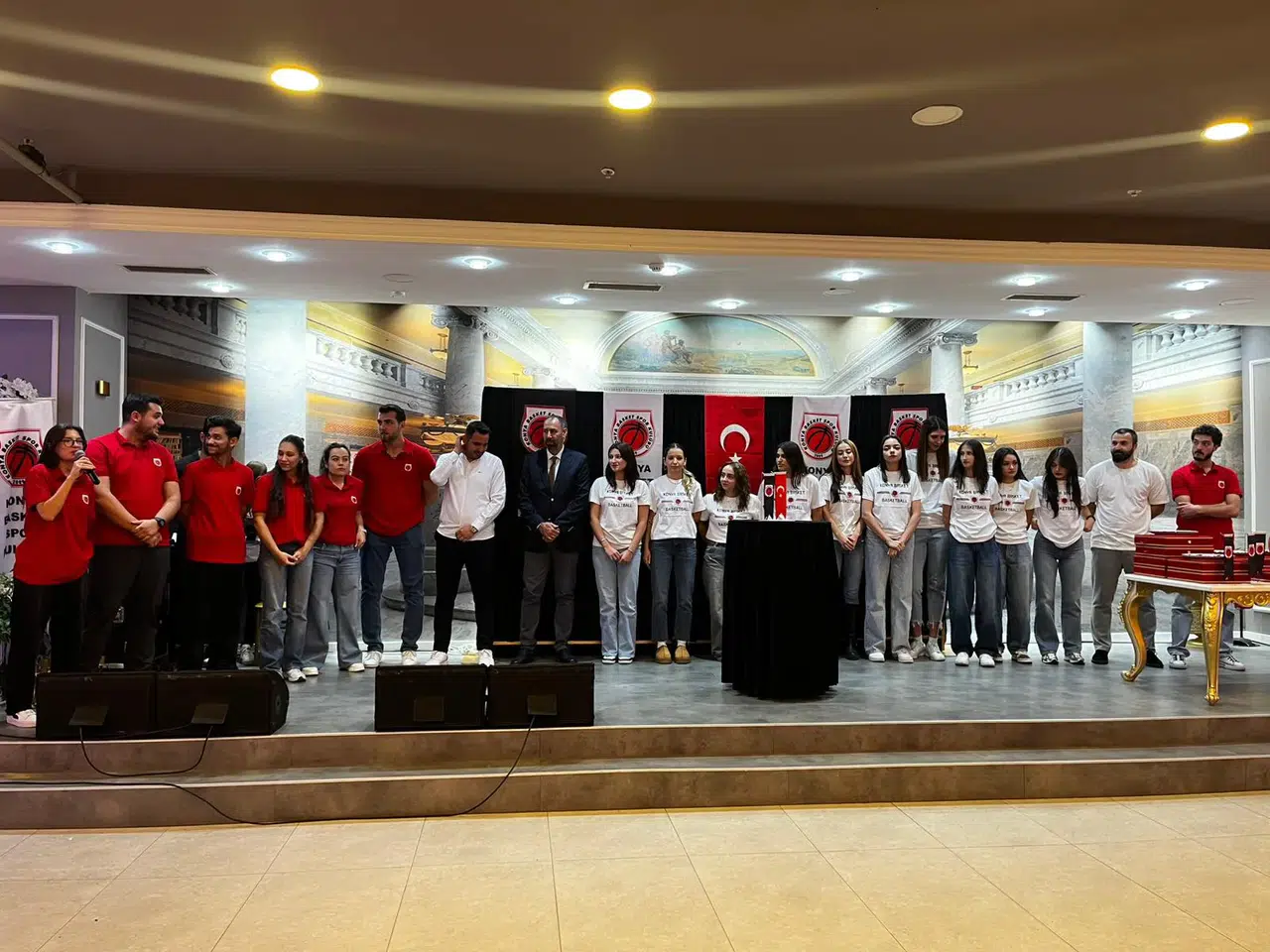 Konya Basket Kadın takımı bir araya geldi