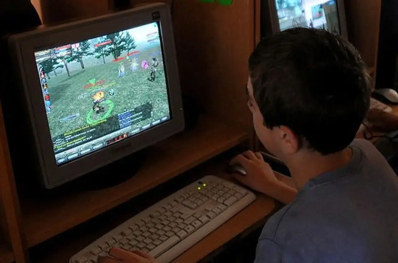 Çocuklar ekran yorgunu:  6–15 yaş arası çocukların yüzde 91’i yemek ve uyku dışında internette